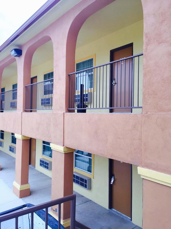 Texan Inn And Suites Tilden Exterior photo