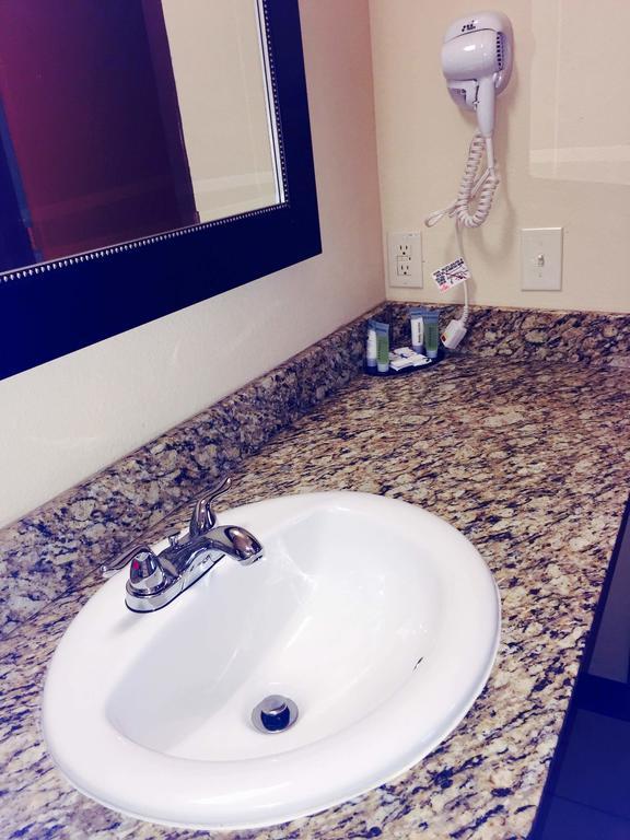 Texan Inn And Suites Tilden Room photo