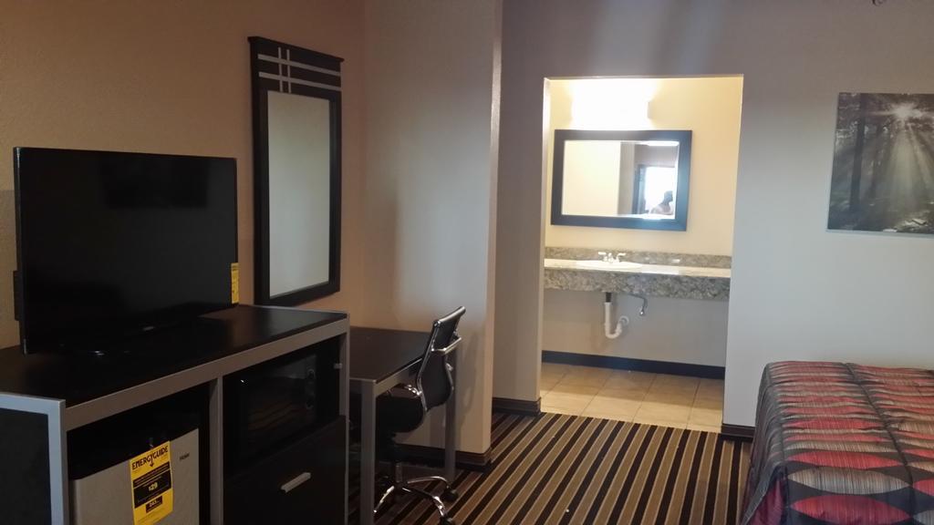 Texan Inn And Suites Tilden Room photo