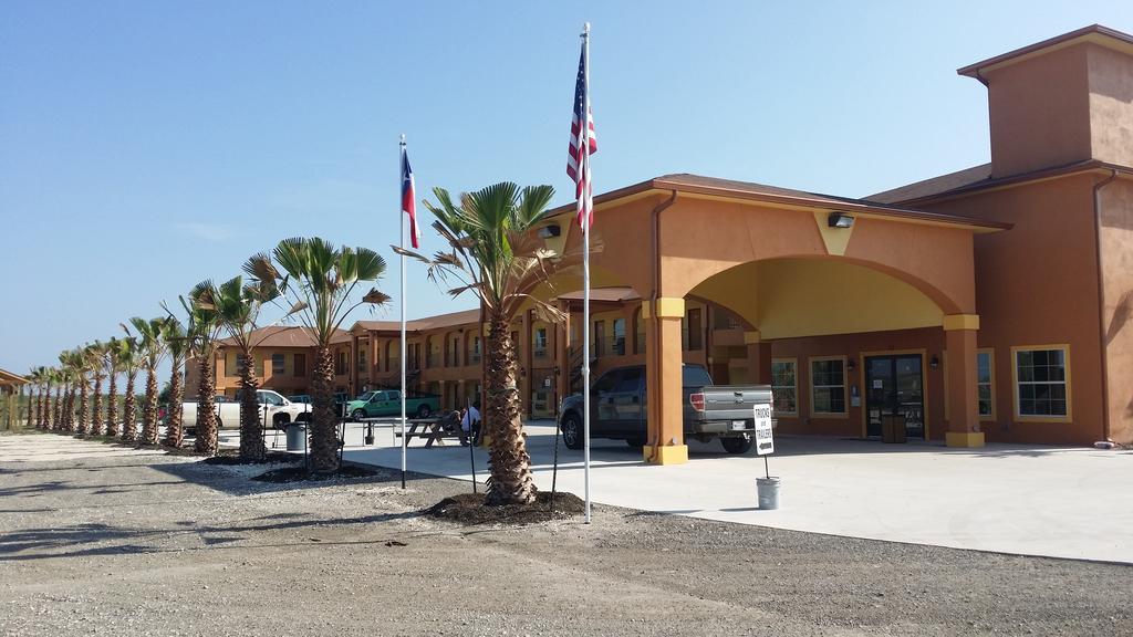 Texan Inn And Suites Tilden Exterior photo